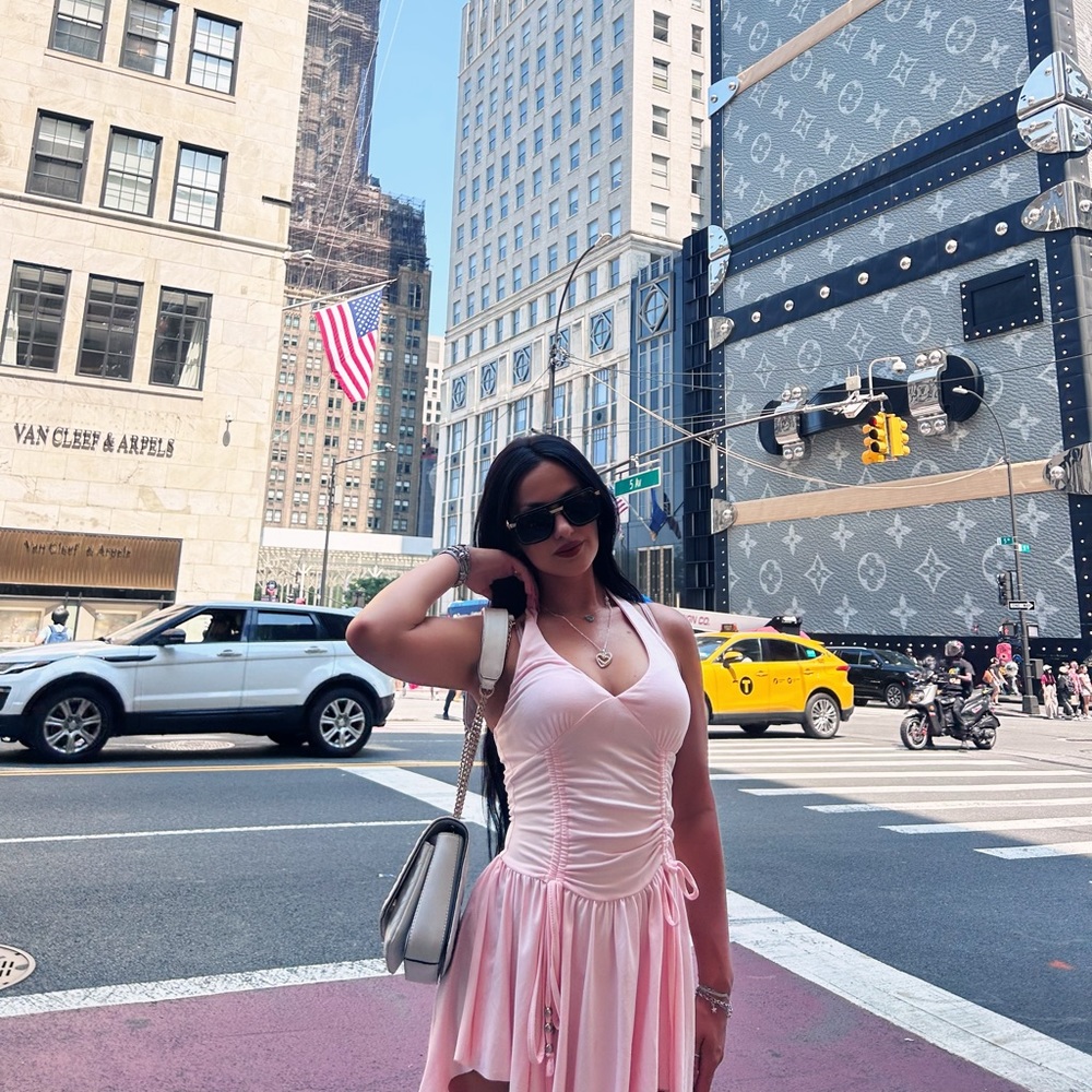 Meet your Posher, Theodora